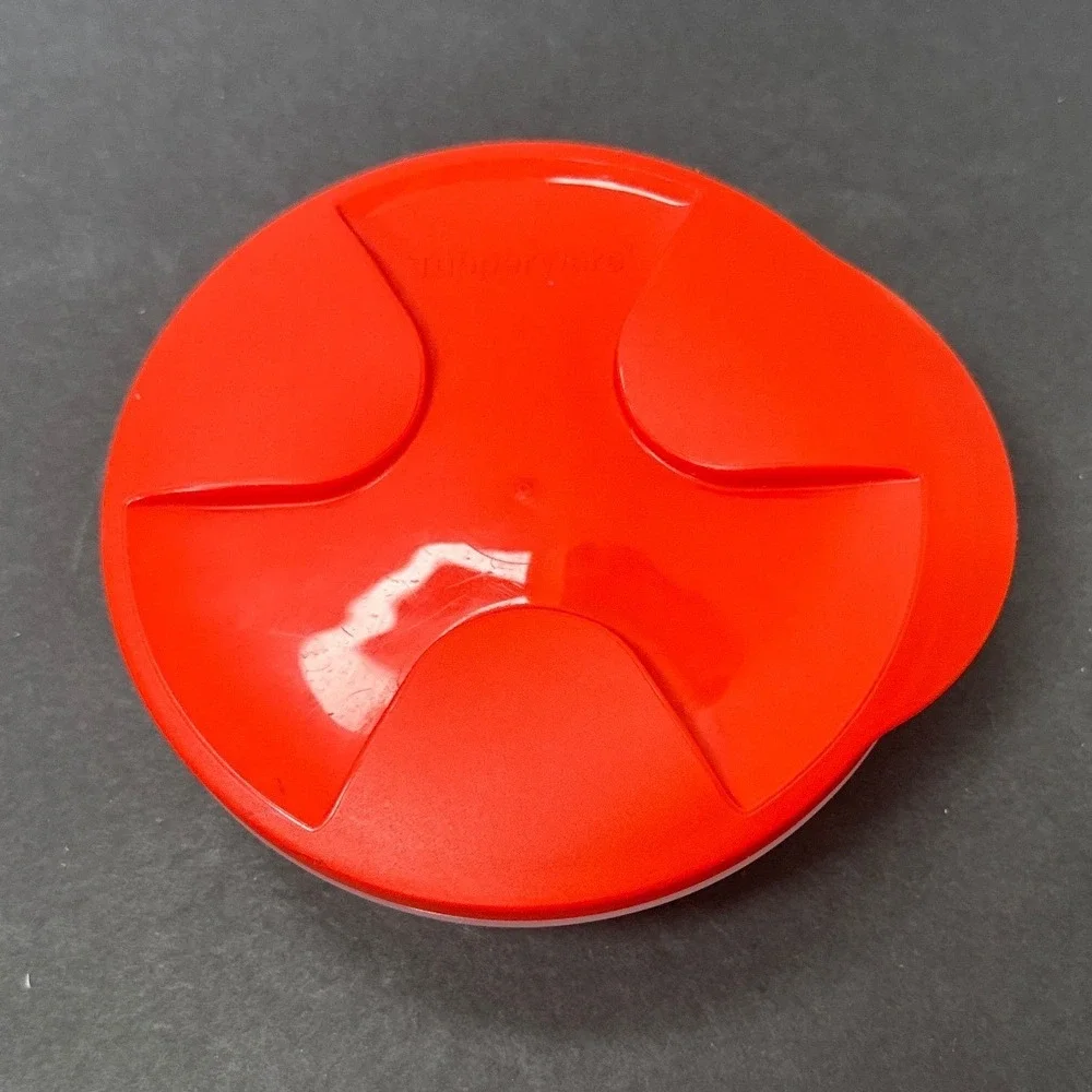 Tupperware Red Snack Cup 240ml Round Food Storage Container with Lid 8422A-2